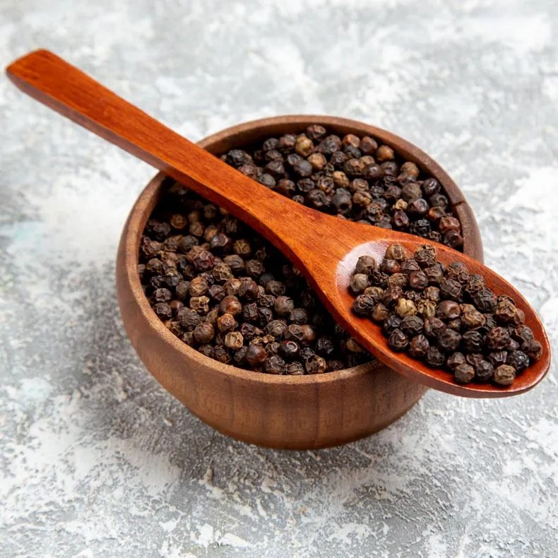 High-quality Malabar black pepper for authentic Indian cooking