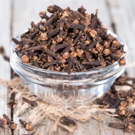 Premium Malabar cloves – aromatic, flavorful, and handpicked for authentic Indian cooking